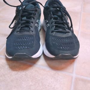 Gym shoes